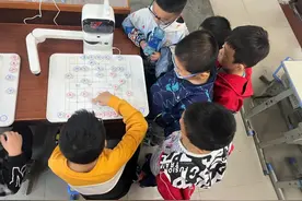 【育红小学•教学】AI 下棋机器人赋能智慧校园——以“棋”启智，以“棋”育人图片