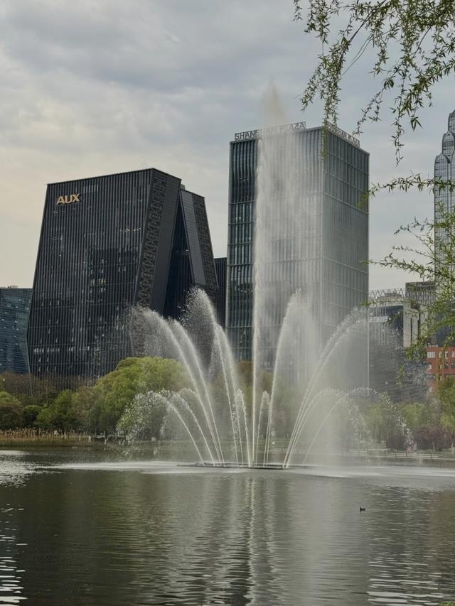 刚从宁波回来，毫不客气的说，宁波就是全国郊区城建天花板！