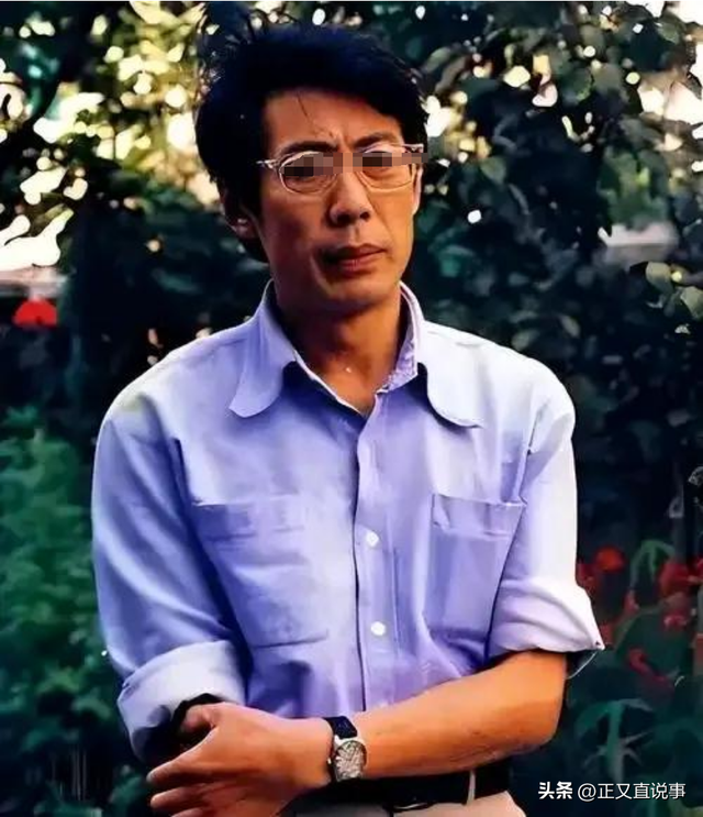 90岁焦晃现状堪忧：穿纸尿裤严重忘事，与小30岁妻子住无电梯顶层