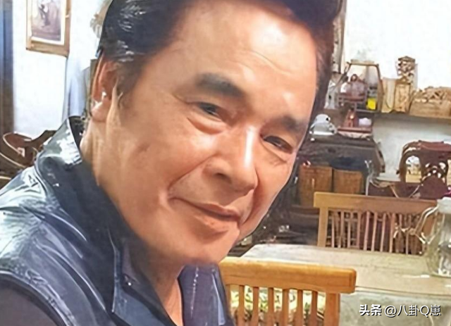 “6个老婆”同住一屋，每人每月7万零花钱，71岁又娶第七房小娇妻
