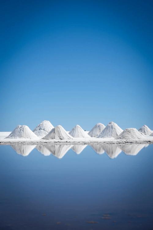 对华合约全部撕毁！中国又一伙伴背后捅刀子，骗走了20亿倒向美国