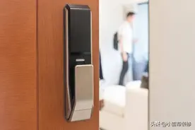 进户门有没有必要加装指纹密码锁？师傅说出实话，多亏好心提醒图片