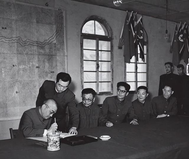 58年金日成提出让志愿军撤出朝鲜，毛主席笑了笑说：好戏在后头呢