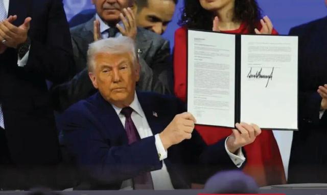 嘴上喊着中立，家里却迎来了美国军舰！中国心血竟成成美军跳板？