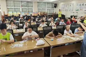 “绿书签”行动点亮开学第一课图片