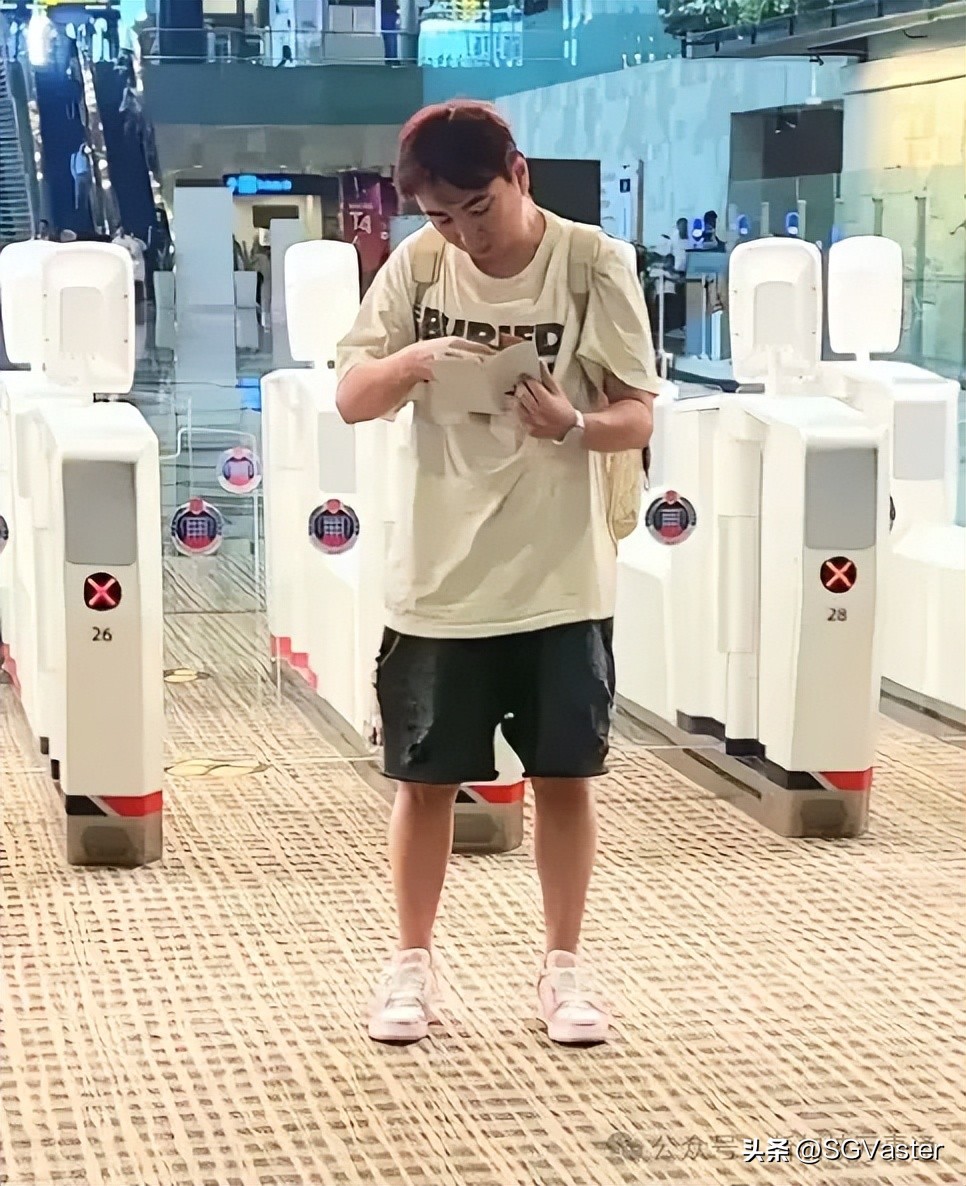 88994cfb495147b090a67041bcabae19~tplv-tt-origin-web:gif.jpeg?_iz=58558&from=article.pc_detail&lk3s=953192f4&x-expires=1772192918&x-signature=GXkhcfj7MUSFDn1hQ4HVDzAJV1I%3D