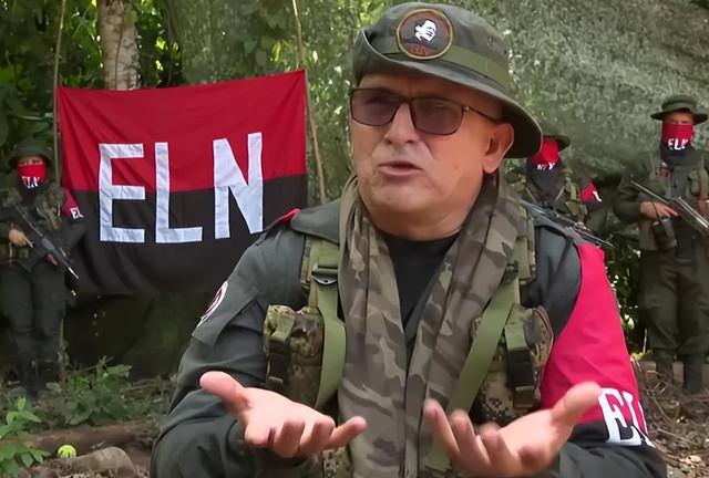 哥伦比亚富油区变战场，美军舰开火屠杀平民，佩特罗和特朗普对骂