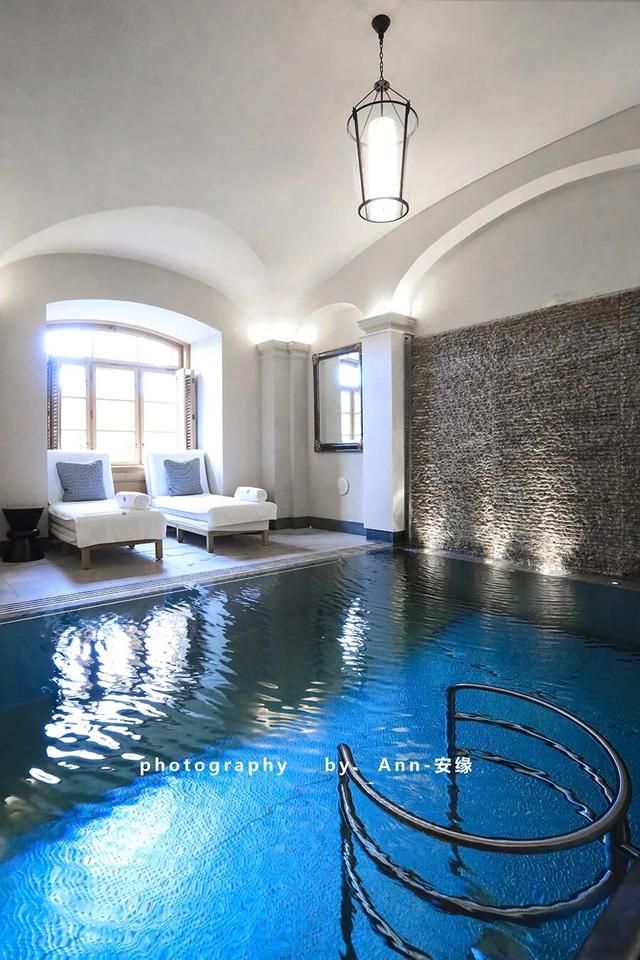 在这个欧洲炼金师都梦想发财的“黄金之城”，能否发现翻身指南？