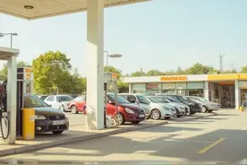 加油时多说这句话，每年省下2000元！加油站员工不会告诉你图片