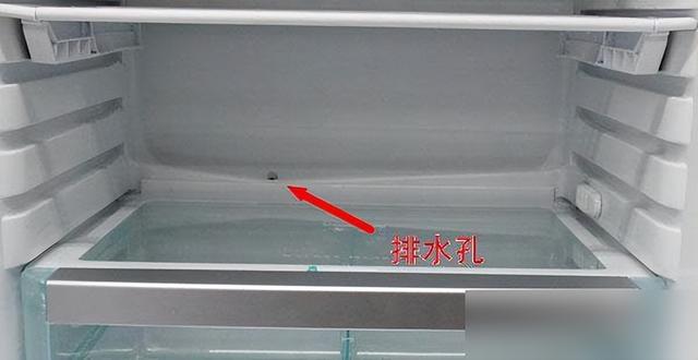 冰箱用了10年才发现，后面还有一个储水盒，一打开厨房都是臭味