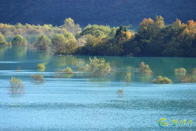 两江交汇碧波现