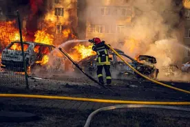 俄乌战线上各打各的？乌军“围魏救赵”露出破绽，俄军一边磨叽一边发力图片