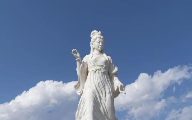 巧盼君至 | 山水画卷 陇南瑰宝：西和晚霞湖 共醉半湖流彩云霞！