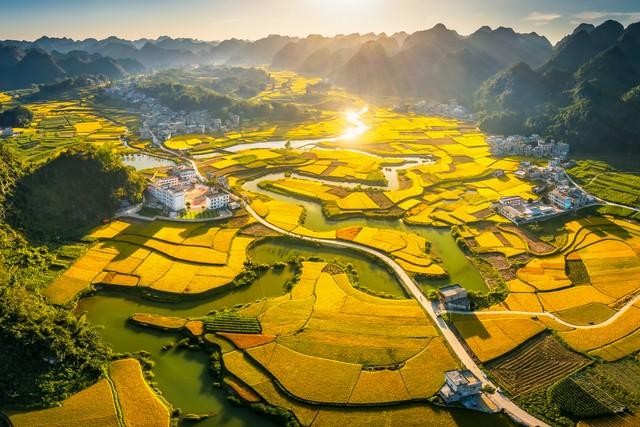 山河万里，祖国万岁
