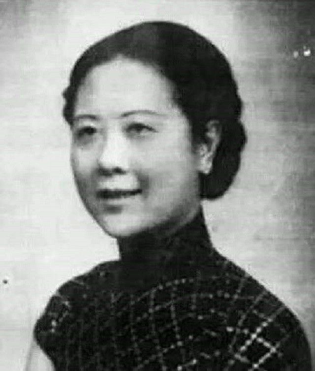 1940年，43岁于凤至胸前溃烂流脓，一老外却抱着她亲：你终于到了