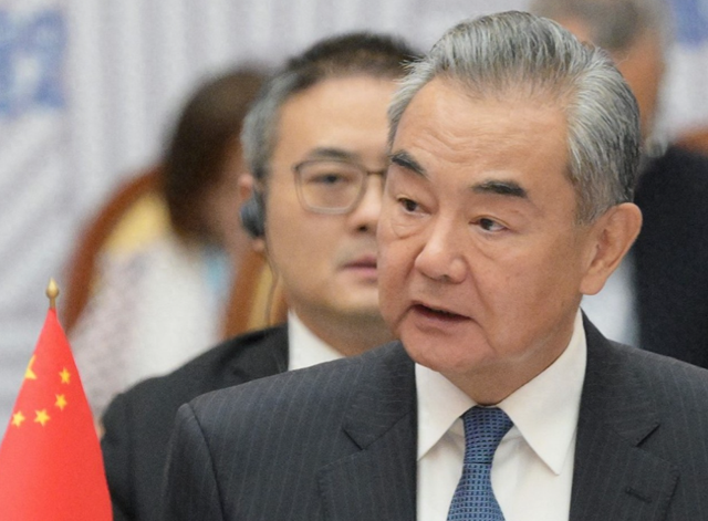 印度撑不住了，遭美国代表团拒绝的印度，将邀请信发给了王毅外长，中方一架专机将直飞新德里