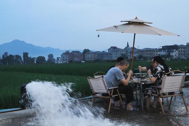 踩着流水逛吃撒欢！这样的“水上市集”你来过吗？