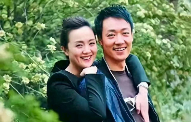 辛柏青丧妻刚满100天，离谱的事就发生了，被撮合娶马伊琍引争议