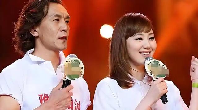 讨好大佬陪睡上位？遭央视“开除”？曾是央视女主持谣言有多离谱