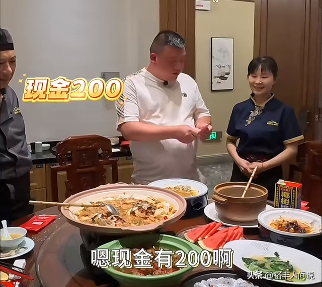 九江“顶峰家宴”老板去世，仅38岁，淋雨后诱发心肌炎，肚腩超大