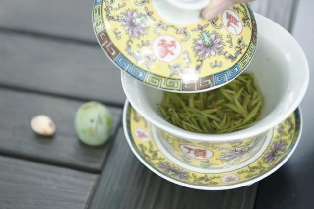 黄了！成都出发1.5h刹拢赏秋秘境，茶海风光无敌，银杏美了上千年！