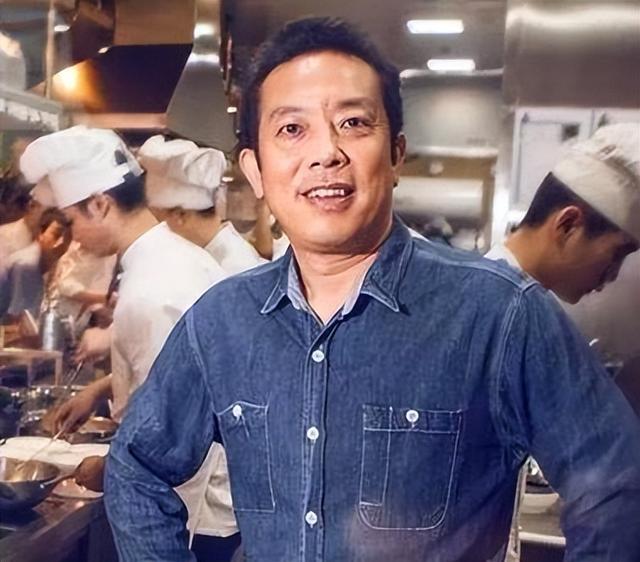 风向转了？贾国龙表态不到1天，人民日报第三次下场	，剑指罗永浩