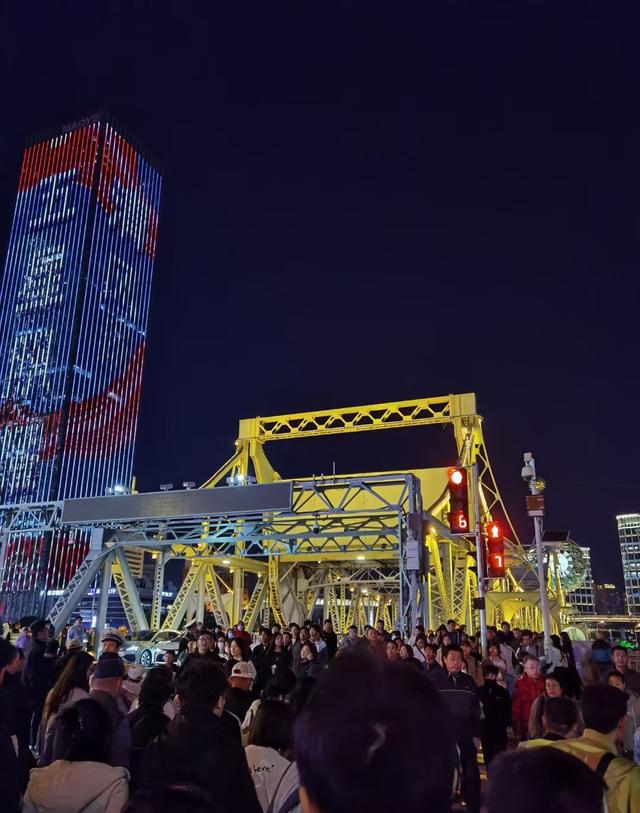 北京困惑	，重庆迷茫，天津凭何火速跻身顶流？