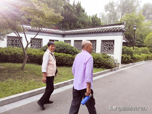 国庆假期中，陪父母逛白沙公园，欧式城堡，濯锦园，宇宙舞厅
