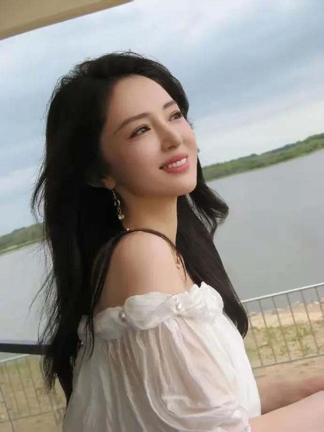 董璇与张维伊婚宴现场曝光