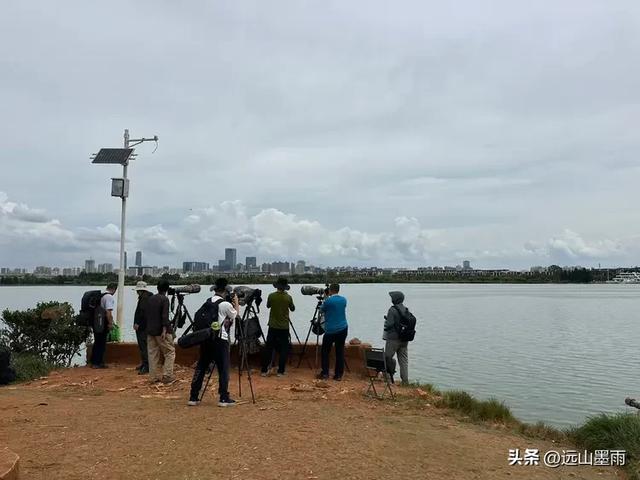 周末徒步，爬西山、走千步岩、过东风坝，我们在山水间快乐行走