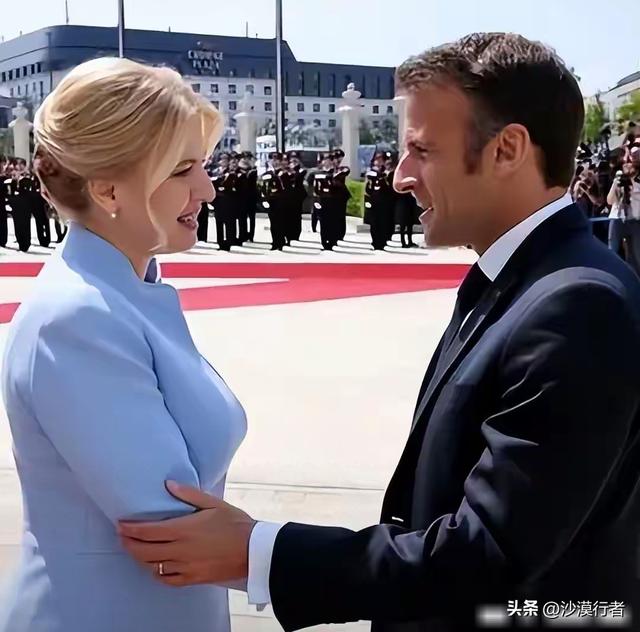 捷克斯洛伐克美女总统，火了全网，超高颜值，体态丰腴，真的很美