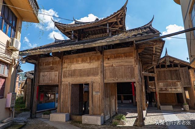 走遍福建古村落，一座千年太后坊一条百年奈何桥，白云山下晓阳村
