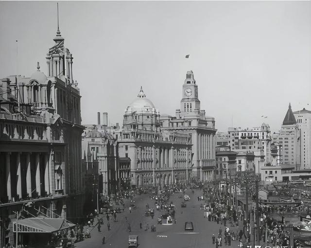 他曾3次担任市委书记，40岁官至副国级，43岁力挽狂澜