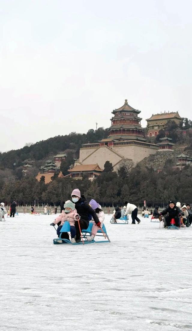 2026年第一场雪！颐和园美成了“雪中冰嬉图”