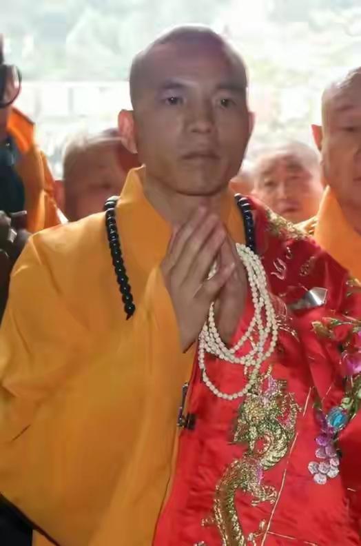 释永信下台刚四个多月，被暗访的释印乐，竟让他再次成了笑话