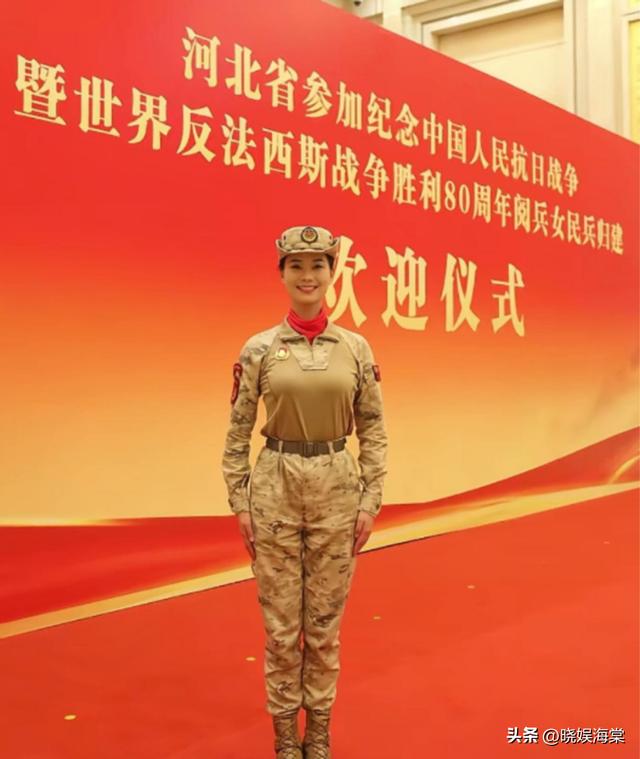 女民兵李思颖阅兵回家后仅半天，又官宣新身份！这才是该追的星