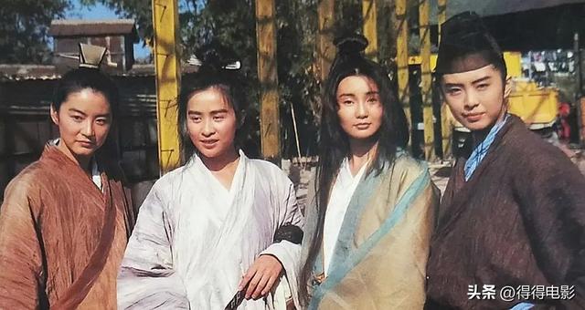 陪玩陪睡只是开胃菜，袭警、舔手指、集体嫖娼，背后的事捂不住了