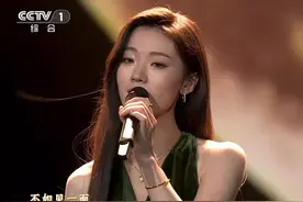 大四学生的单依纯为什么会火爆全网，主要几点原因？图片