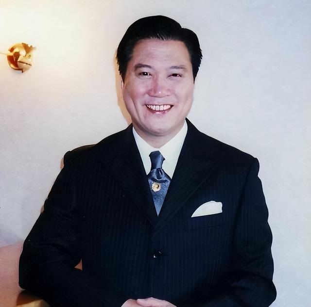 万梓良现状：定居长沙，68岁模样大变不敢认，靠商演维持生活