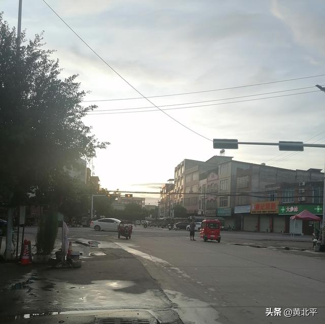 广西横州市以小吃大的乡镇，吞并一县合并一区而发展成为小都市