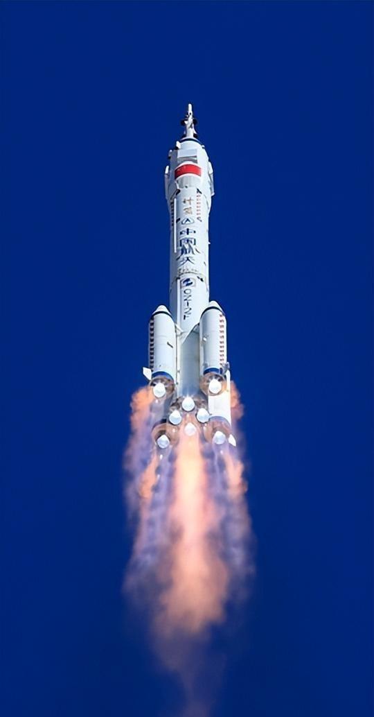 聂海胜妻子：在丈夫上太空前提出离婚，其中究竟隐藏了多少辛酸？