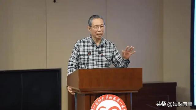 万万没想到,钟南山如今89岁高龄的妻子,也能为他“争光”了