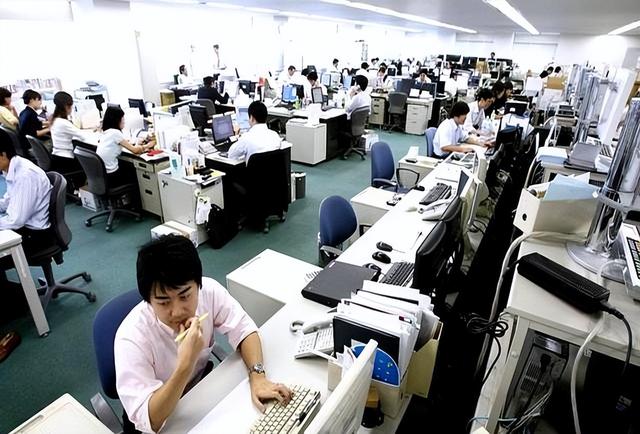 日本未来将向何处去？“安倍经济学”幻灭之后日本的出路在哪里？