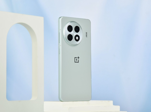 10月国庆优惠后，价格“跌至新低”的3款手机，16GB+512GB用六年