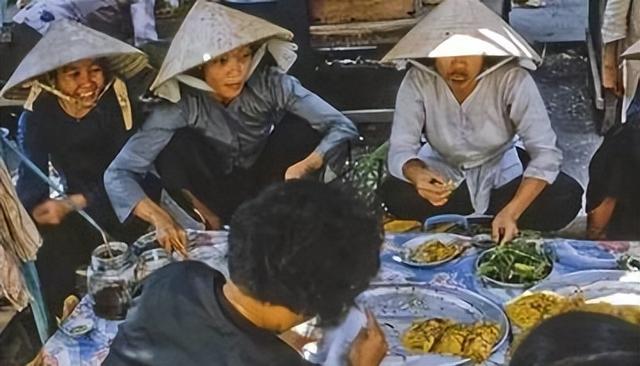 张洪章：从农村集市“守摊娃”到飞天英雄，他和妻子有个约定