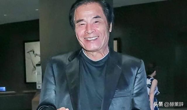 “6个老婆”同住一屋，每人每月7万零花钱，71岁又娶第七房小娇妻