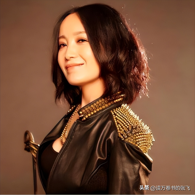 她连上5次春晚，私下却和恩师同居怀孕被骗流产，今57岁依然单身