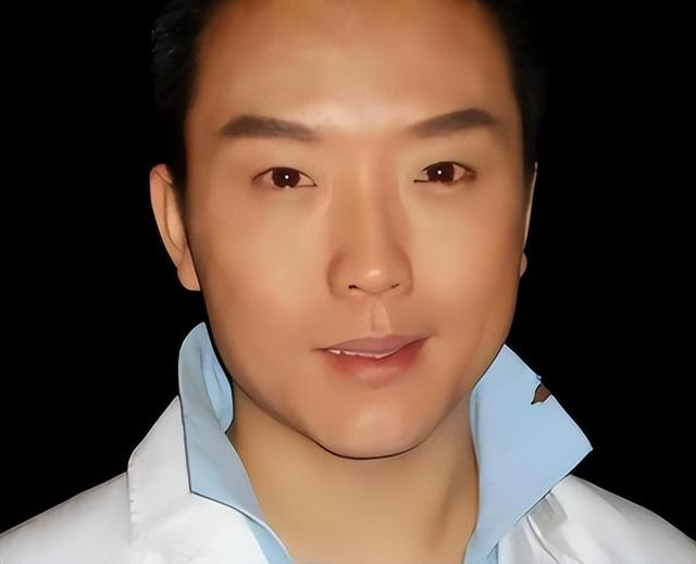 这一次，47岁的"跳梁小丑"李玉刚，如今已彻底走上了另一条道路