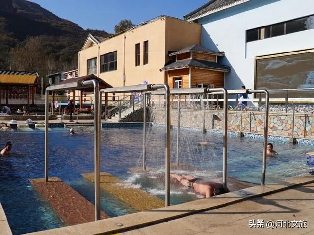 赏丹霞、沐温泉！承德唐家湾这处温泉，承包你秋日的双倍快乐