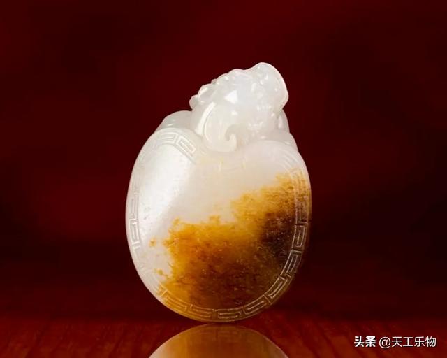 最美和田玉!判断和田籽料的五大黄金标准!